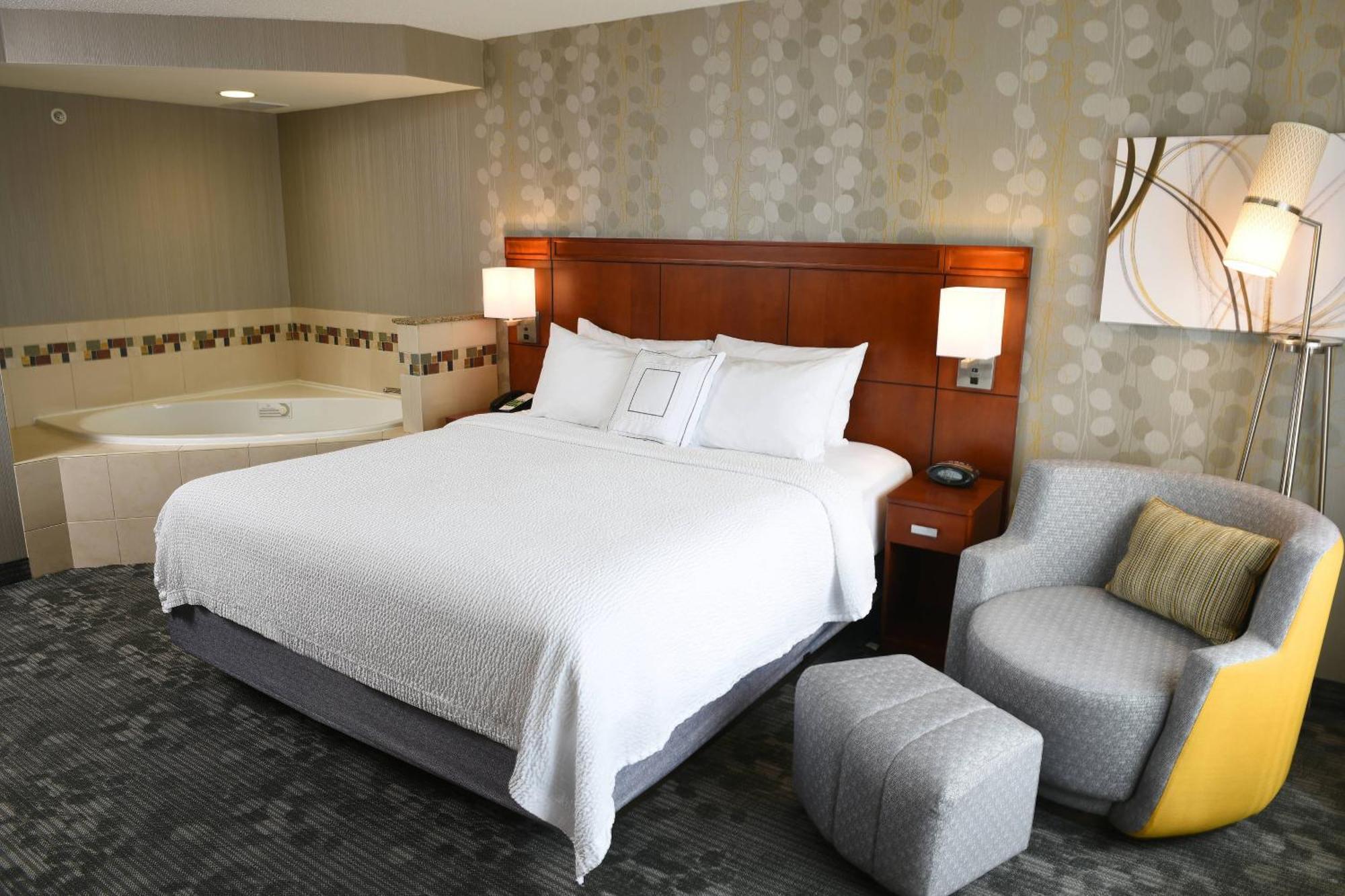 Whirlpool King Room